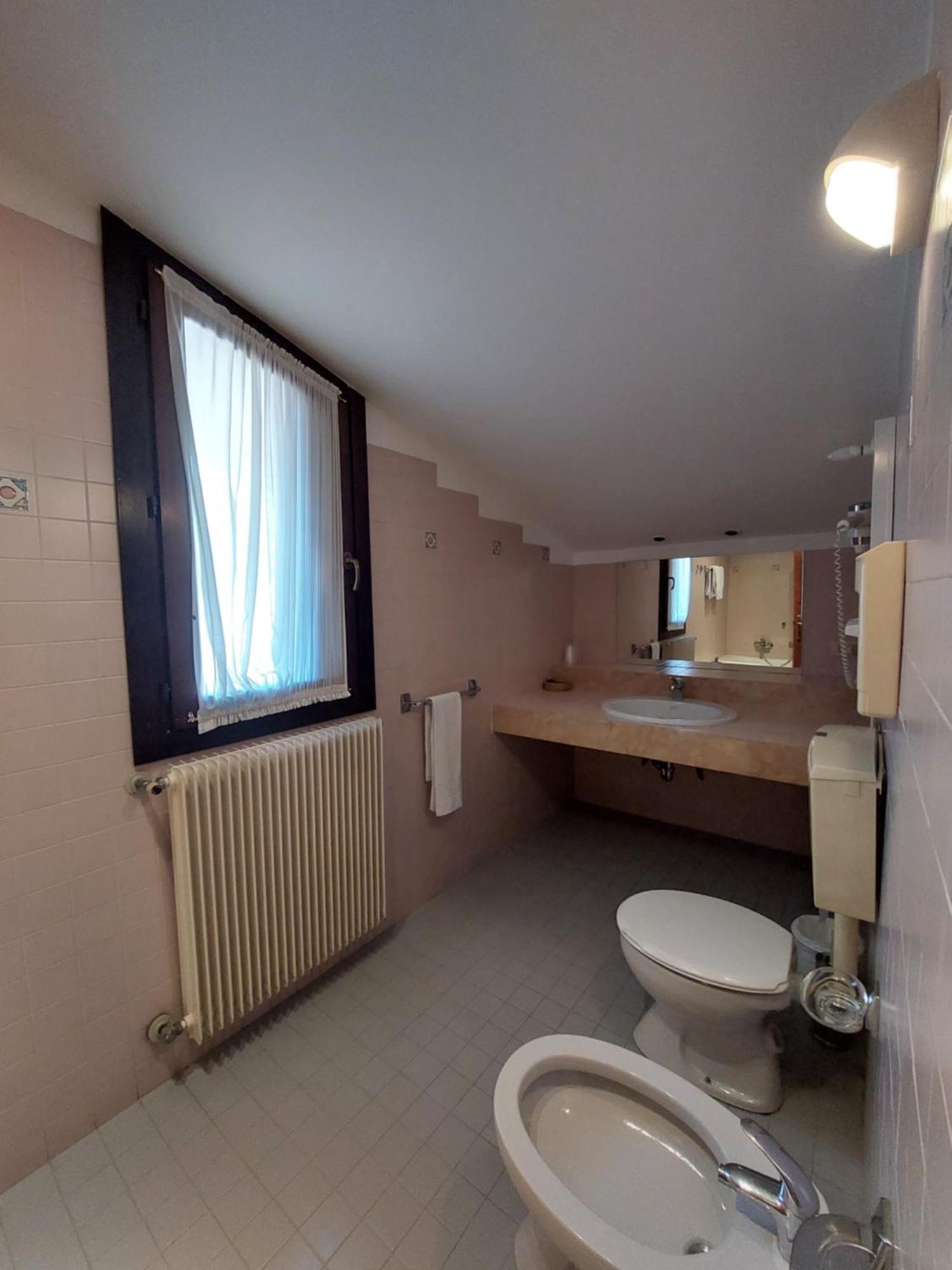 Albergo Alla Pineta Montebelluna Bagian luar foto