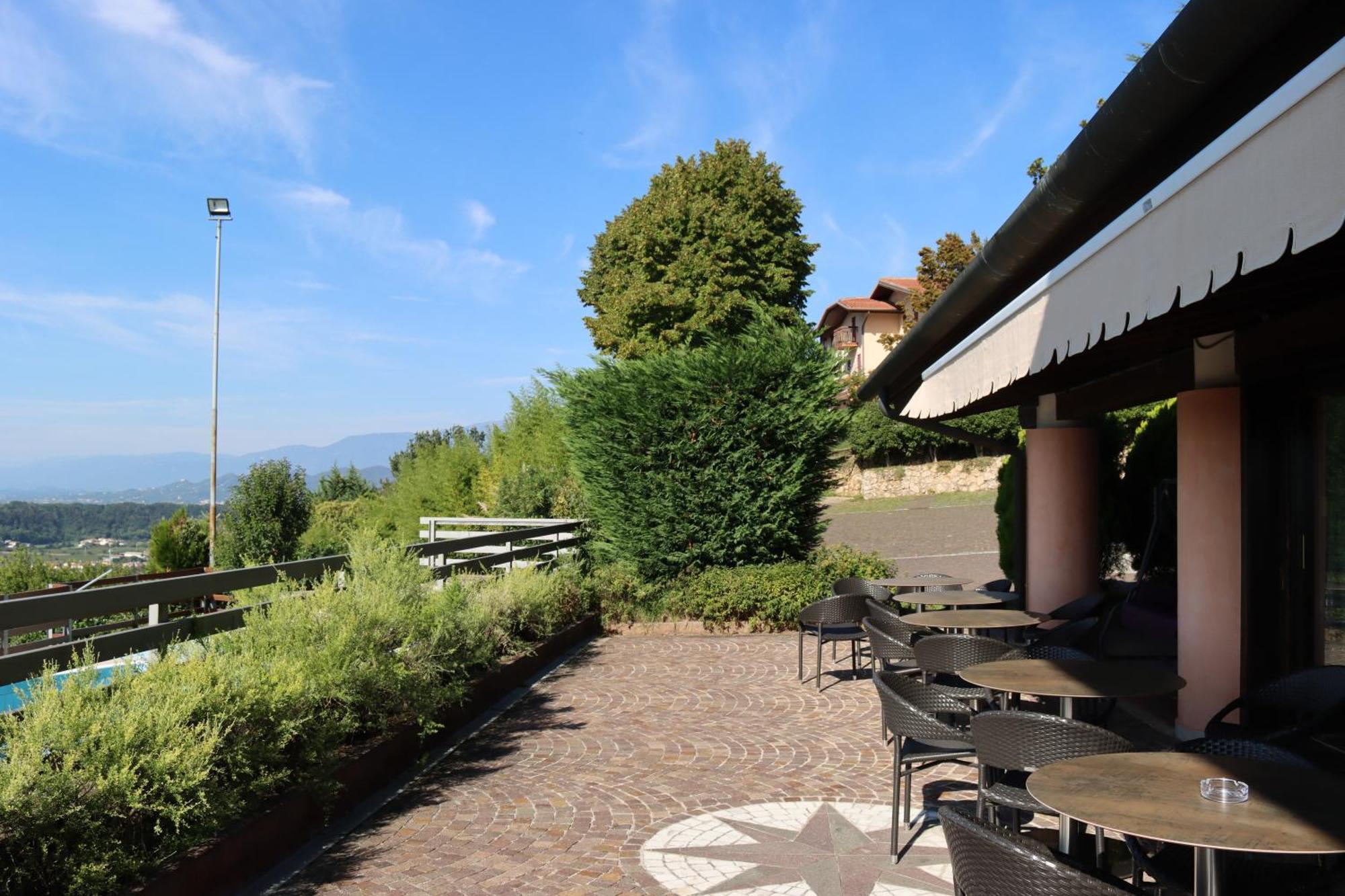 Albergo Alla Pineta Montebelluna Bagian luar foto
